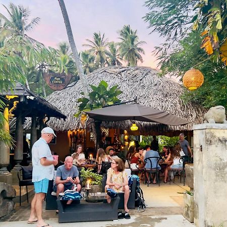 Aga Surf View Hotel Tangalle Bagian luar foto