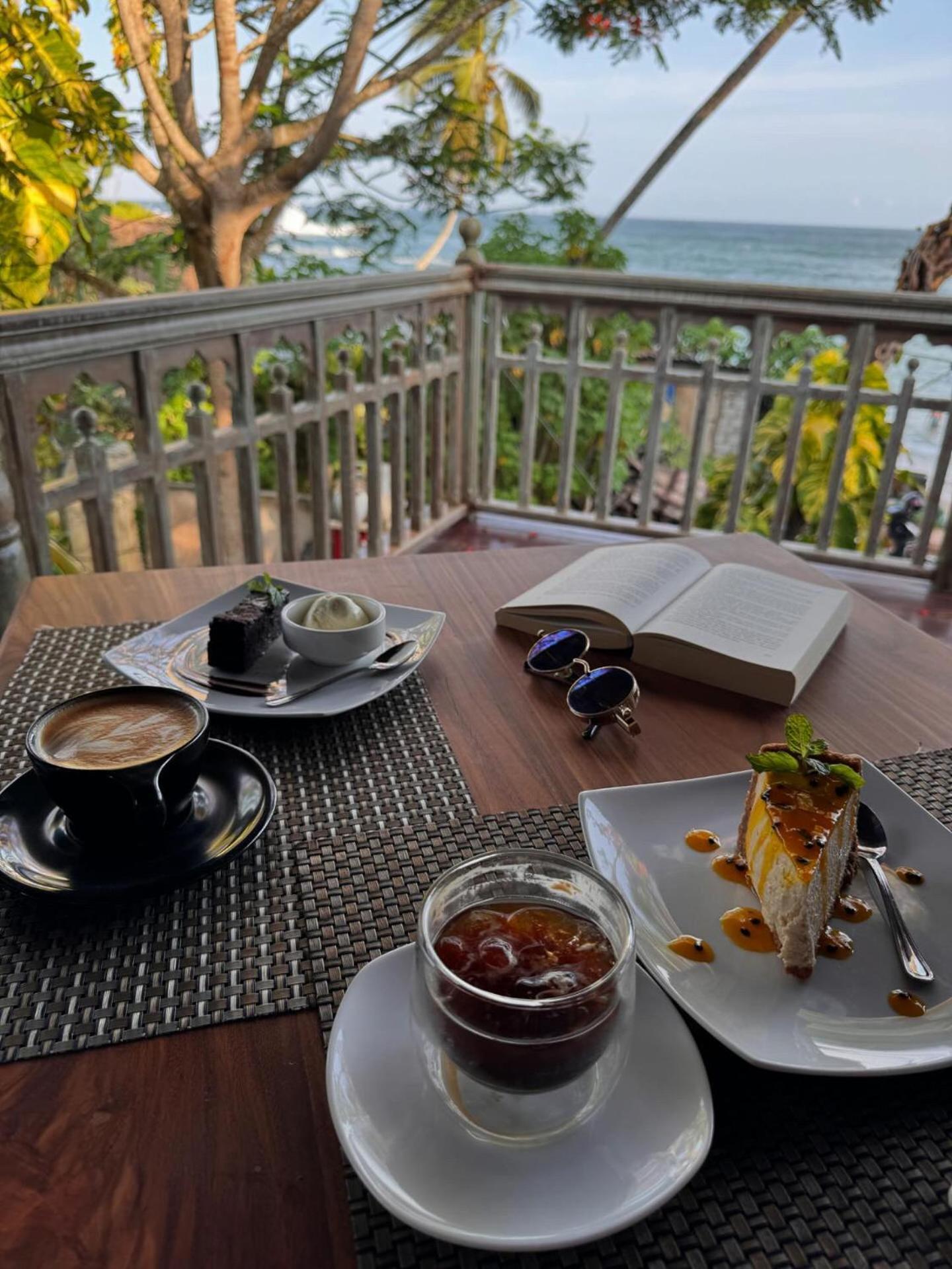 Aga Surf View Hotel Tangalle Bagian luar foto