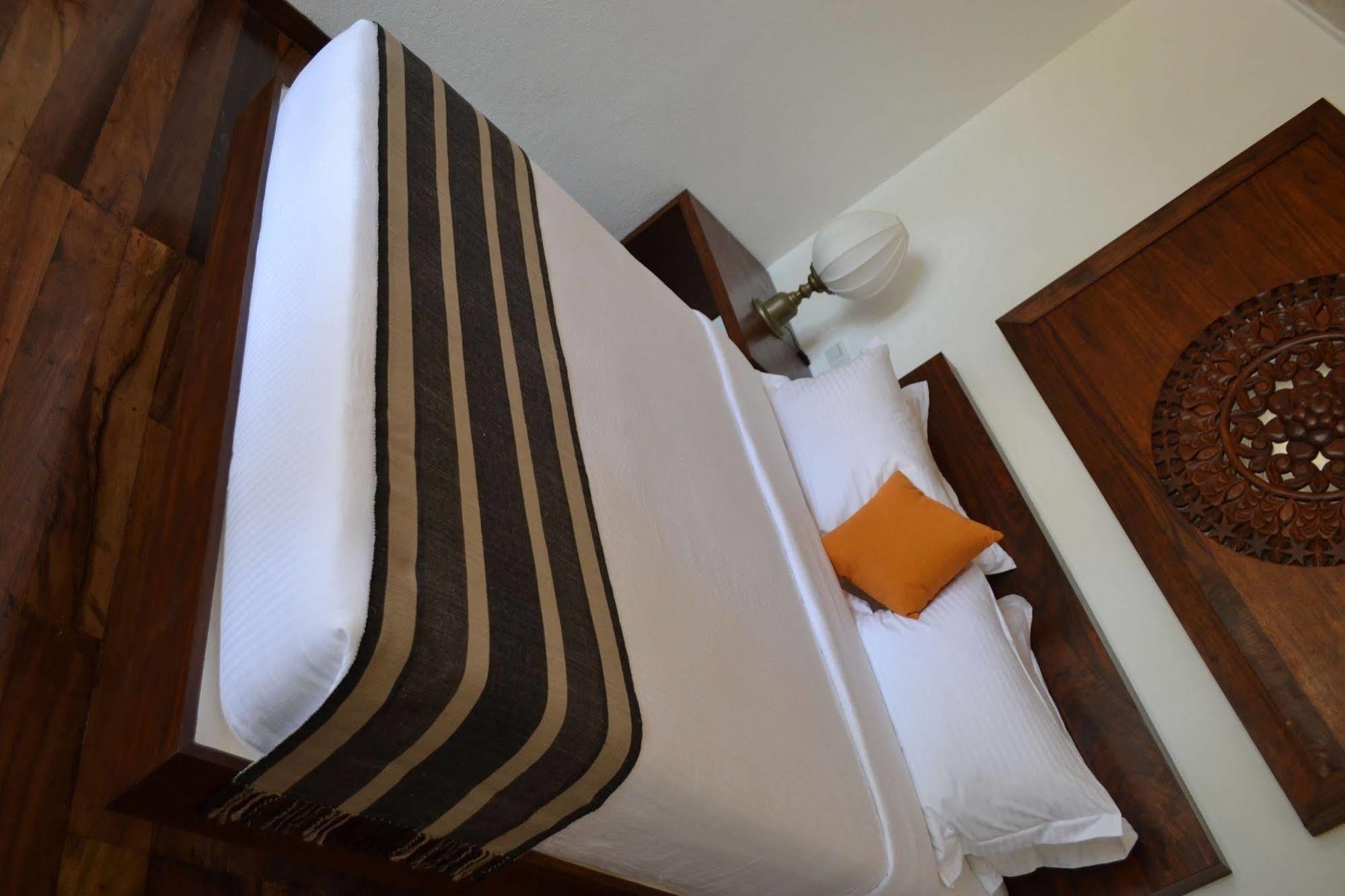 Aga Surf View Hotel Tangalle Bagian luar foto