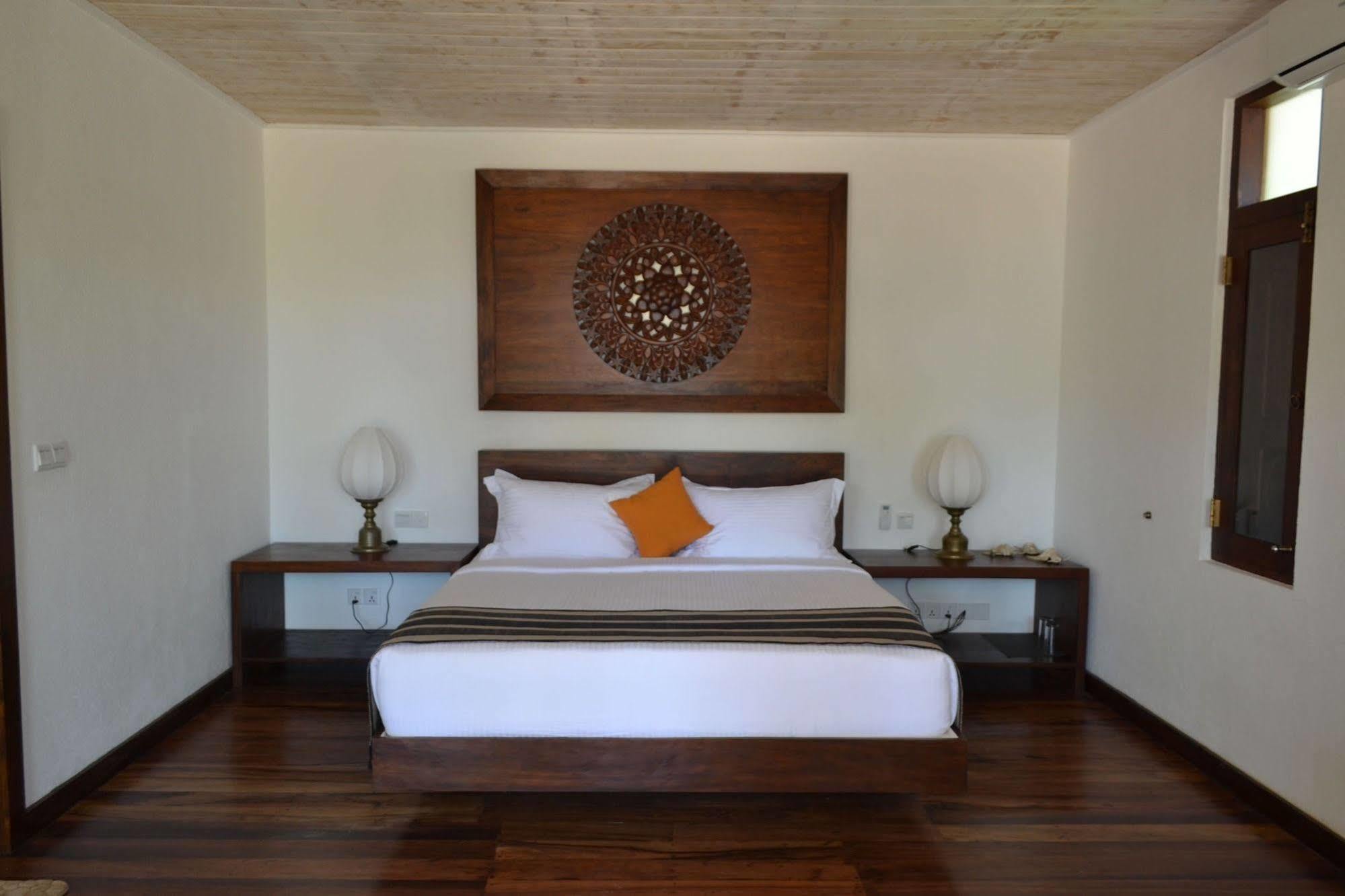 Aga Surf View Hotel Tangalle Bagian luar foto