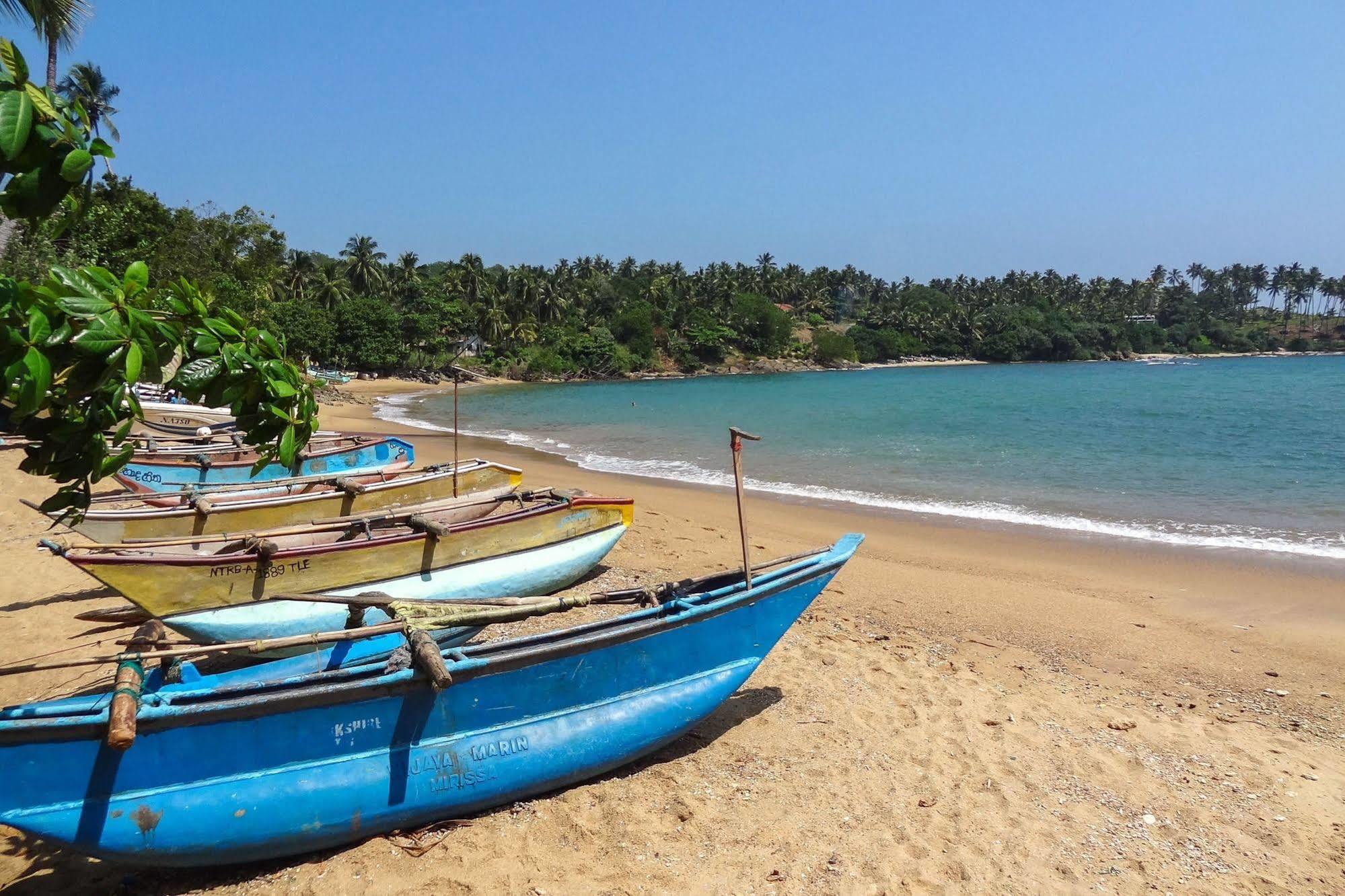 Aga Surf View Hotel Tangalle Bagian luar foto