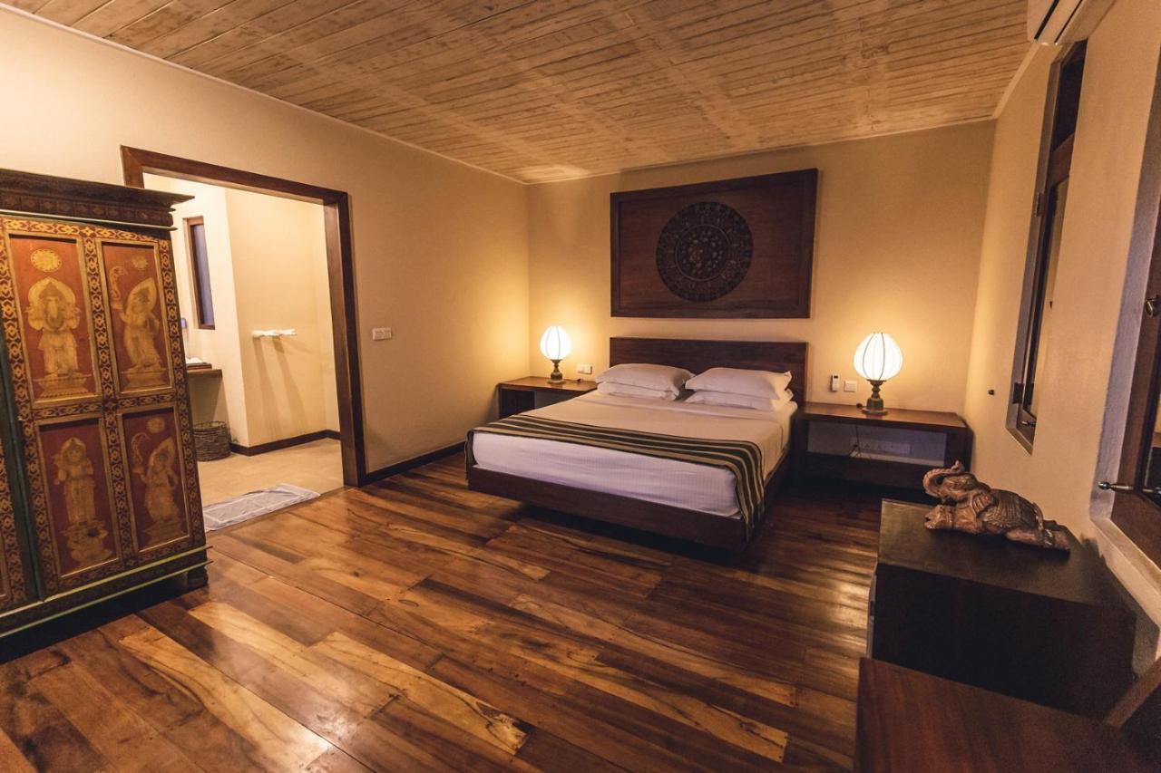 Aga Surf View Hotel Tangalle Bagian luar foto