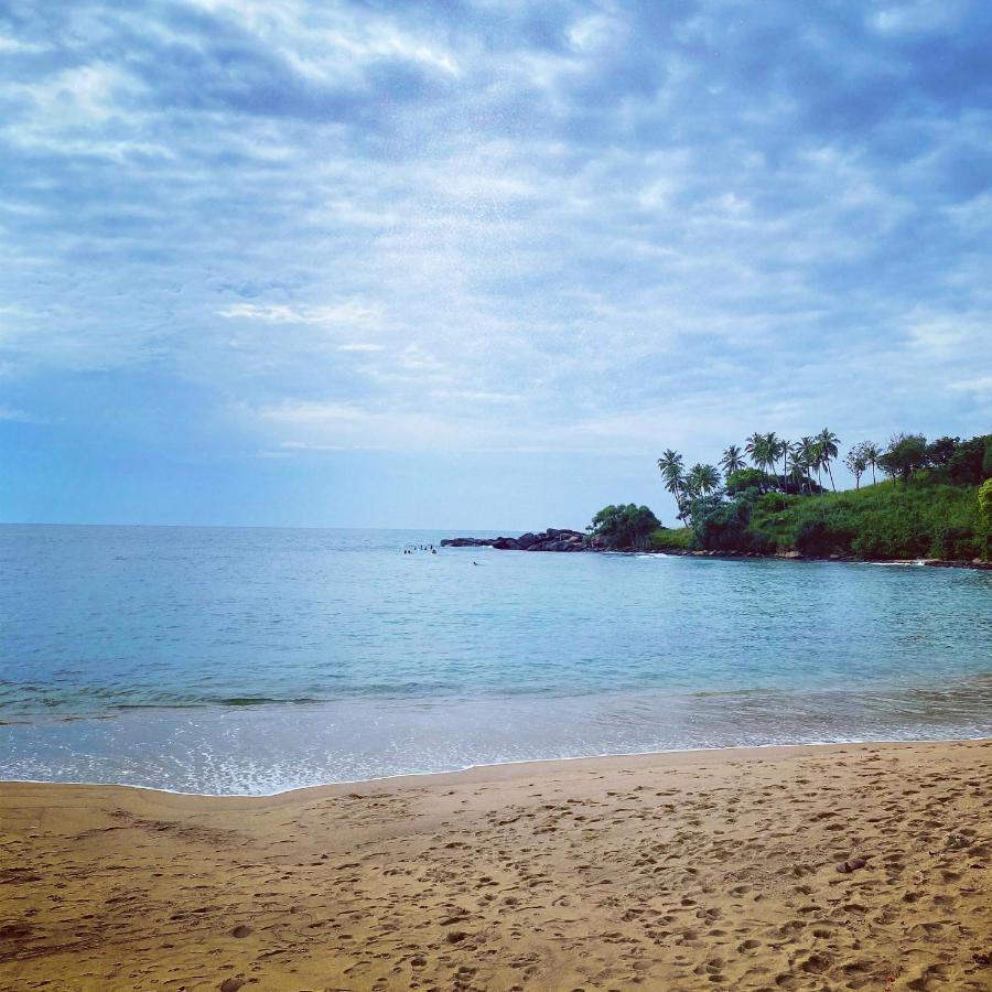 Aga Surf View Hotel Tangalle Bagian luar foto
